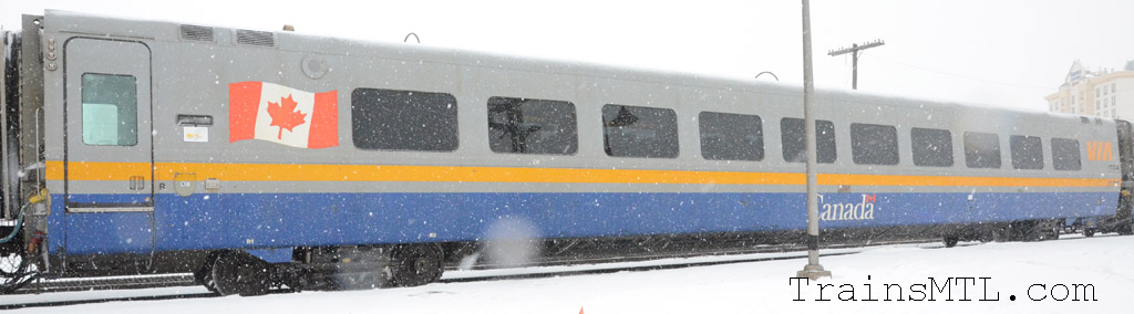 Passenger car VIA 3367 right side / Wagon de passager VIA 3367 coté droit